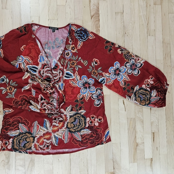 Flowy Brazilian blouse - Picture 1 of 7